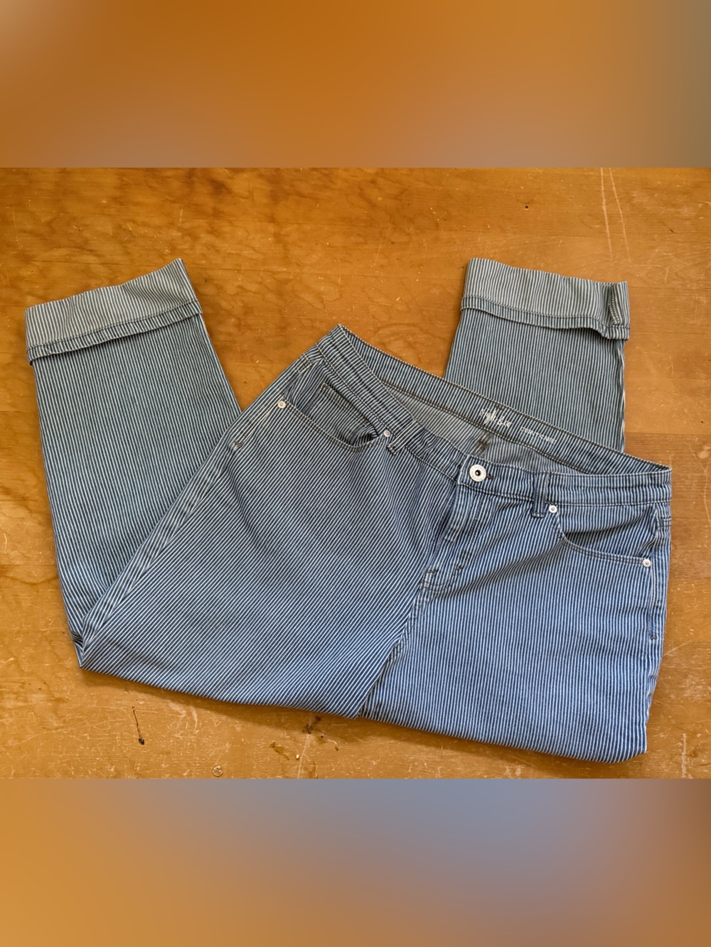 Style & Co. Curvy Capri Pants – Blue & White Pinstripe